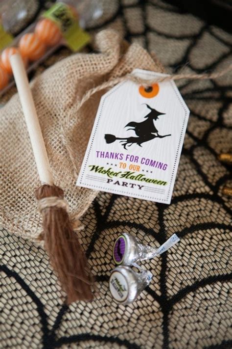 10 Essential Items for a Witch Themed Party